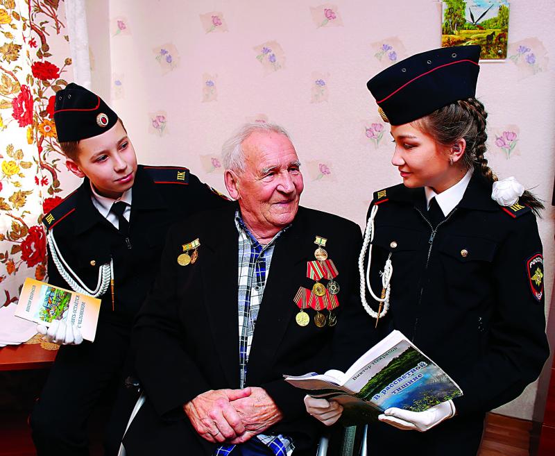 Ветеран войны, житель блокадного Ленинграда Виктор Некрасов желает тотьмичам мира и добра