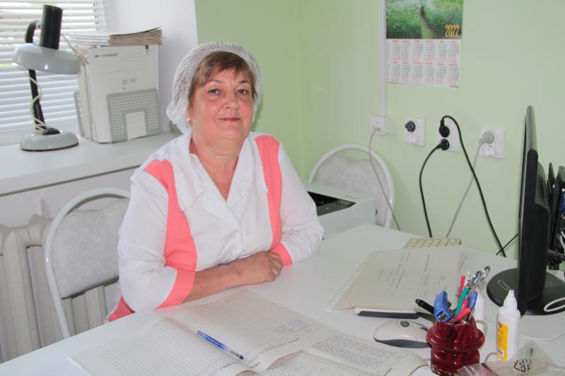 Людмила КОРЮКИНА трудится в инфекционном отделении 38 лет.