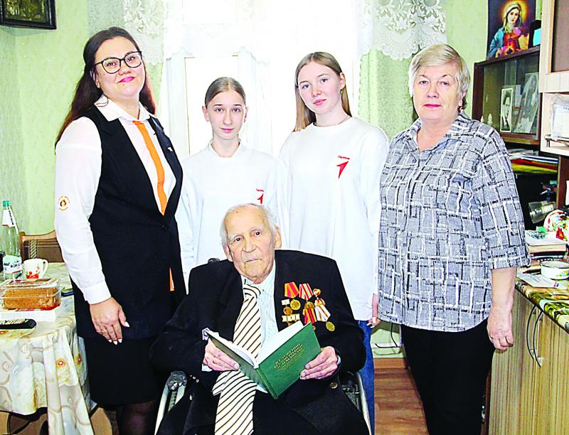 В День воинской славы земляки встретились с ветераном войны.