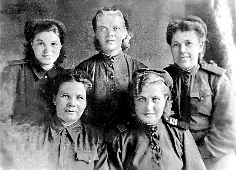 Весной 1942 года на фронт добровольно отправились 65 тотьмичек.