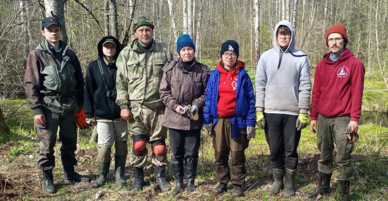 Команда военно-поискового и юнармейского отрядов «Застава Тотьма» в поисковой экспедиции «Гонтовая Липка» Ленинградской области обнаружила останки двух красноармейцев.