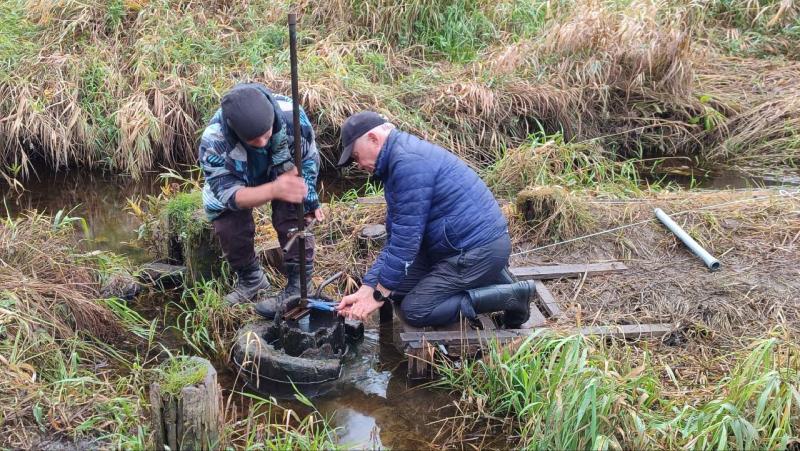 Команда археологов и инженеров возрождает соляное производство в деревне Варницы.