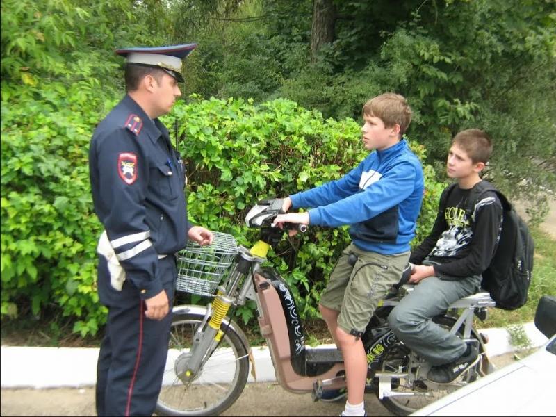 Родителям юных вологжан напомнили об ответственности за покупку мототехники детям.