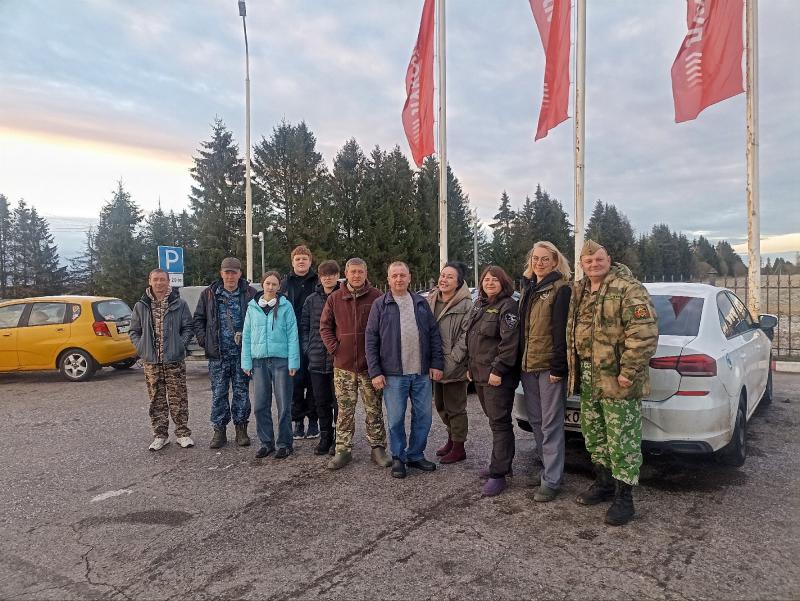 Тотемские поисковики несут вахту памяти в Парфинском районе Новгородской области.