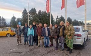 Тотемские поисковики несут вахту памяти в Парфинском районе Новгородской области.