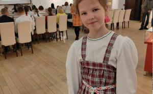Пальму первенства в номинации «Традиционная кукла» продолжает удерживать ученица Погореловской школы Юлия Новосёлова.