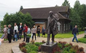 Праздник на Толшме, посвящённый памяти поэта Николая Рубцова, собирает на его духовной родите – в селе Никольском – людей со всех волостей.