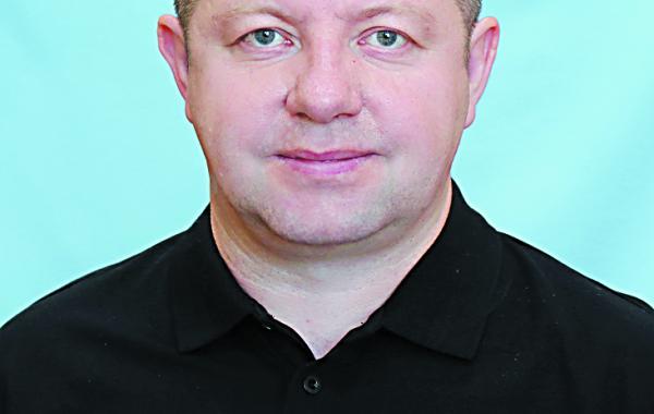 За семь лет работы на Тотемском маслозаводе выпускник молочной академии Алексей Невесёлов прошёл путь от инженера-механика до заместителя директора по техническим вопросам.