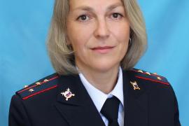 Капитан внутренней службы Елена Баженова трудится инспектором-руководителем группы делопроизводства и режима ОМВД России «Тотемский». В этом году за профессиональные успехи фотография Елены Владимировны размещена на Доски почёта округа. 