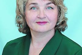 Профессиональный путь Татьяны ВОРОПАНОВОЙ — пример системного, последовательного развития в сфере образования. Благодаря многолетней работе, направленной на совершенствование дополнительного образования, она стала одним из наиболее значимых педагогов региона. В 2025 году её вклад официально признан — имя и портрет Татьяны Владимировны размещены на Доске почёта Тотемского муниципального округа.