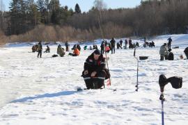 В традиционном фестивале «Золотая лунка» приняли участие 84 рыбака.