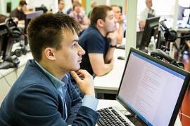 В учебных заведениях Вологодской области продолжается приёмная кампания.  Среди требуемых на рынке труда – специальности в области информационных технологий. 