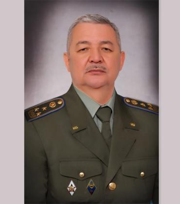 Боевой офицер Раджаб Абдурасулов, прошедший через не одну войну, оказывает помощь участникам специальной военной операции на Украине.