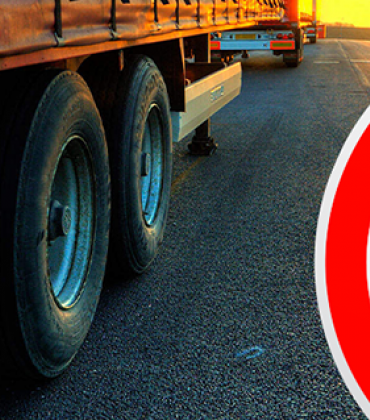 На дорогах области введены весенние ограничения для тяжеловесного транспорта.